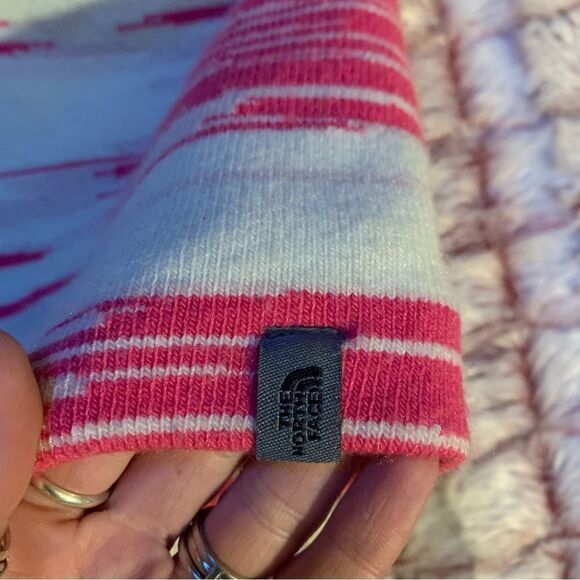 The North Face Pom Pom Beanie - Picture 4 of 4